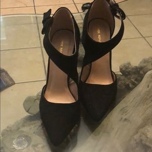 Cross Strap, Pointed Toe, Chunky Heeled Pumps